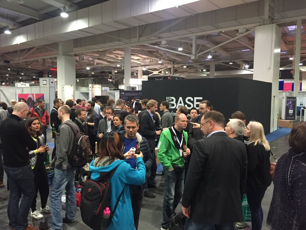 big group of people at the cebit